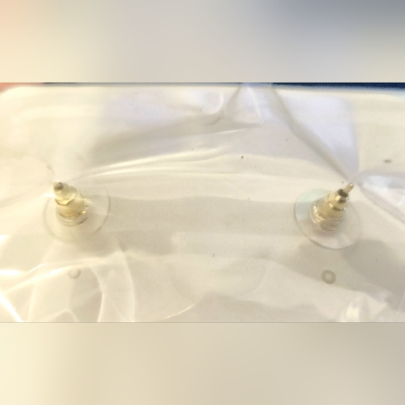 Elegant 18k Gold Plated Pearl Stud Spiral Rhinestones Earrings - Picture 7 of 8